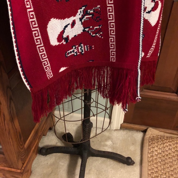 Vintage Made in Mexico red fringed poncho - Picture 4 of 6